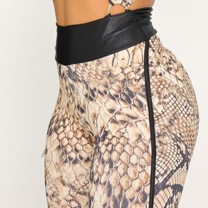 Lure Snakeskin Print Leggings